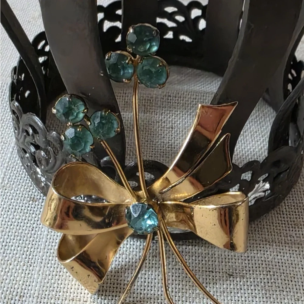 Vintage Coro Sterling - Brooch Silver w/ gold plating.
